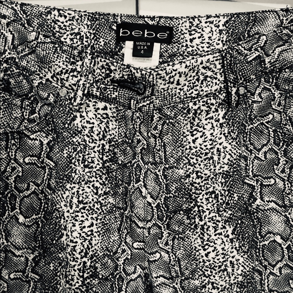 BEBE flared python print  pant size 4 - Picture 4 of 4